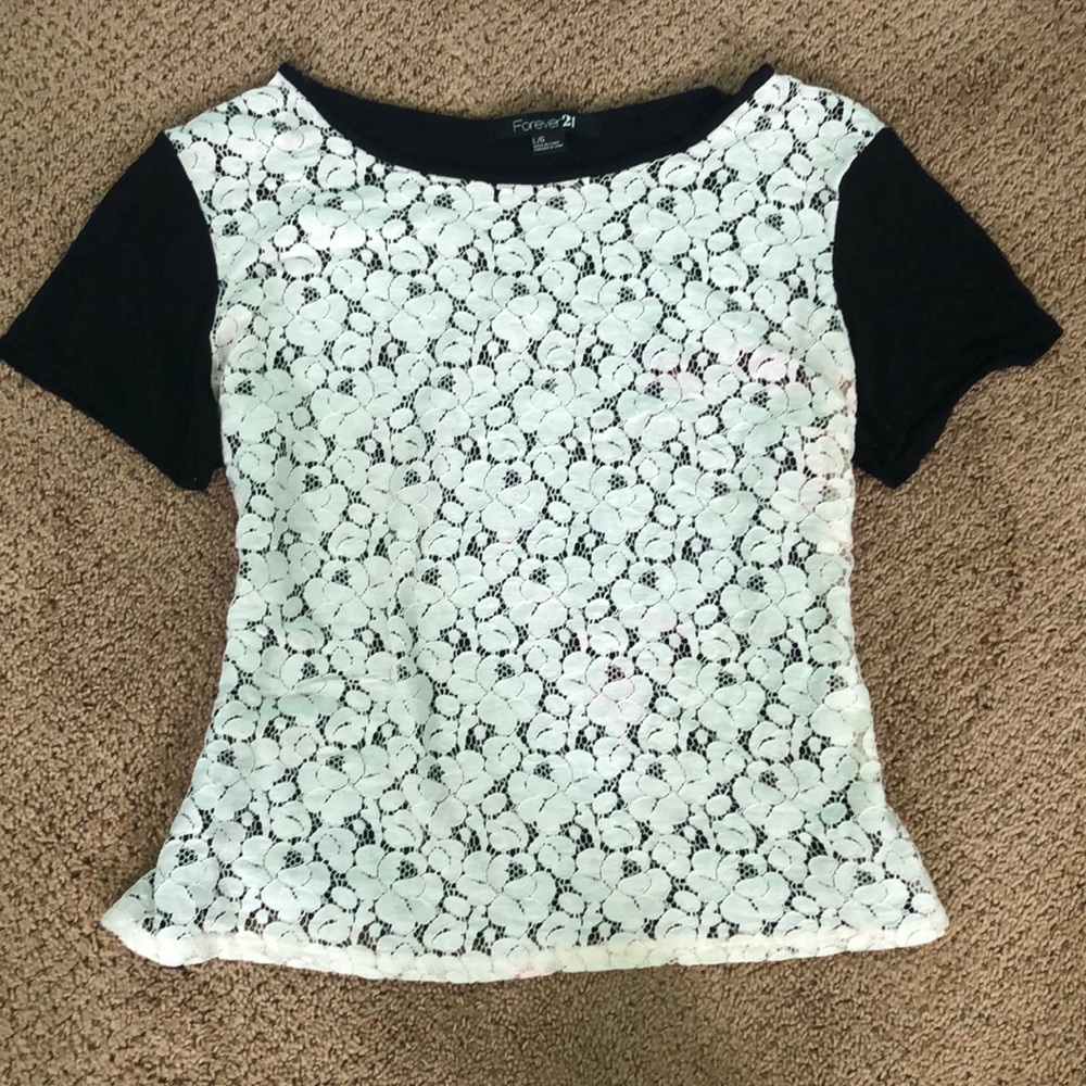 🟢 Forever XXI Black and White Lace Top
